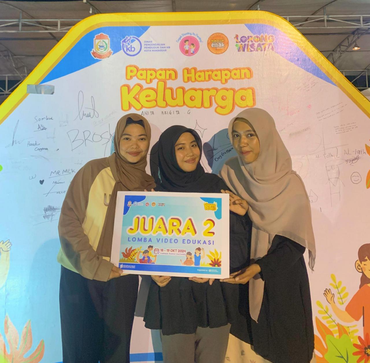 Gambar Tiga Mahasiswi Keperawatan Sabet Juara 2 Lomba Video Edukasi Fam Fest 2024