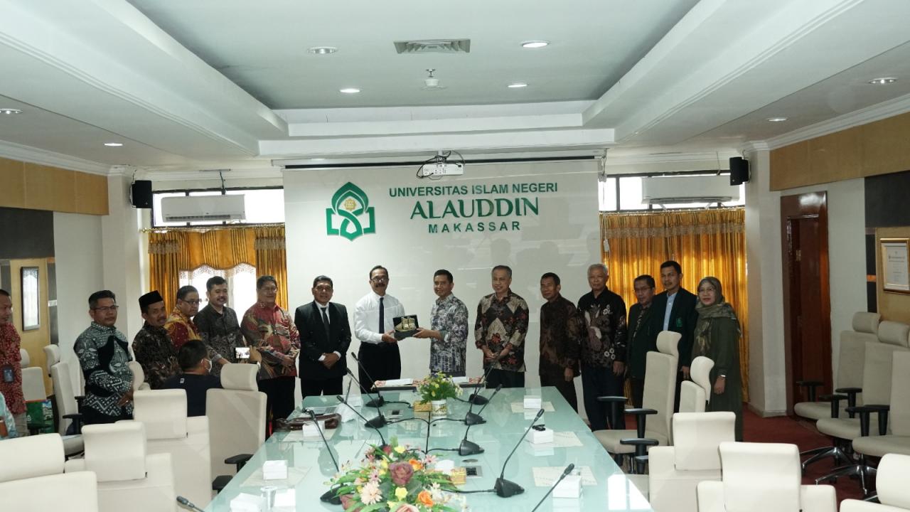 Gambar UIN Makassar Teken MoU dengan Universitas Kristen Indonesia Maluku