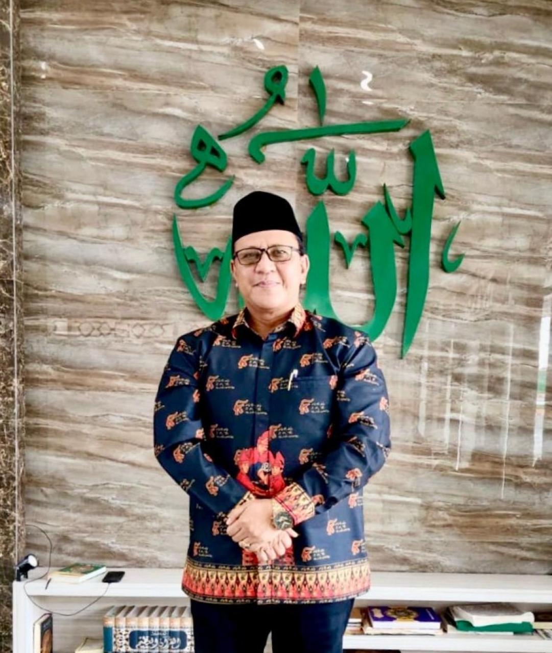 Gambar Kemerdekaan di Tengah Gempa: Bumi Berguncang, Nurani Diuji