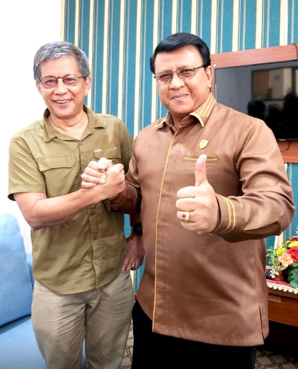 Gambar Rocky Gerung Masuk Istana: Pindah Posisi atau Tetap Membawa Kritik?